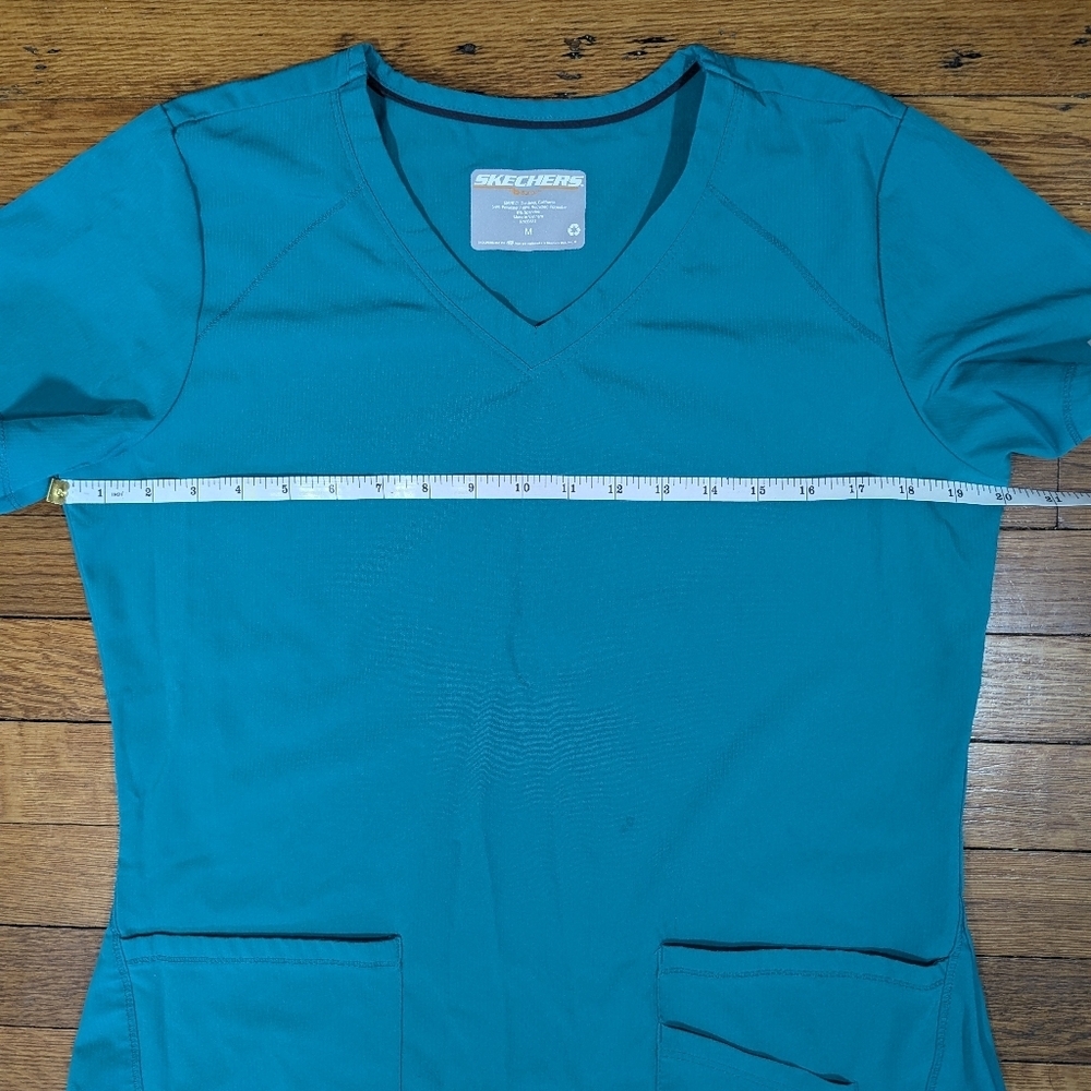 Sketcher's Women's Size Medium Blue Nurse Scrub Top - Picture 4 of 5